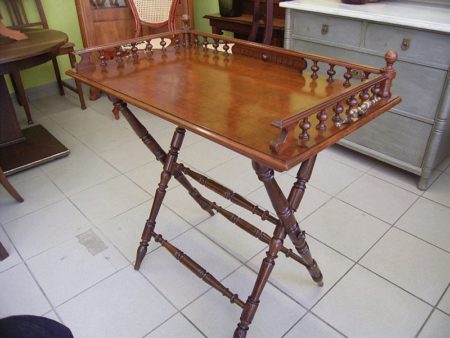 Tabletttisch um 1880/90